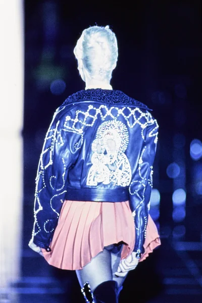 Look 4